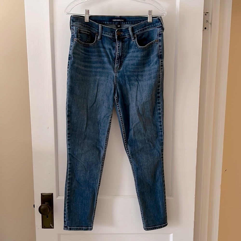 Calvin Klein Jeans. 31